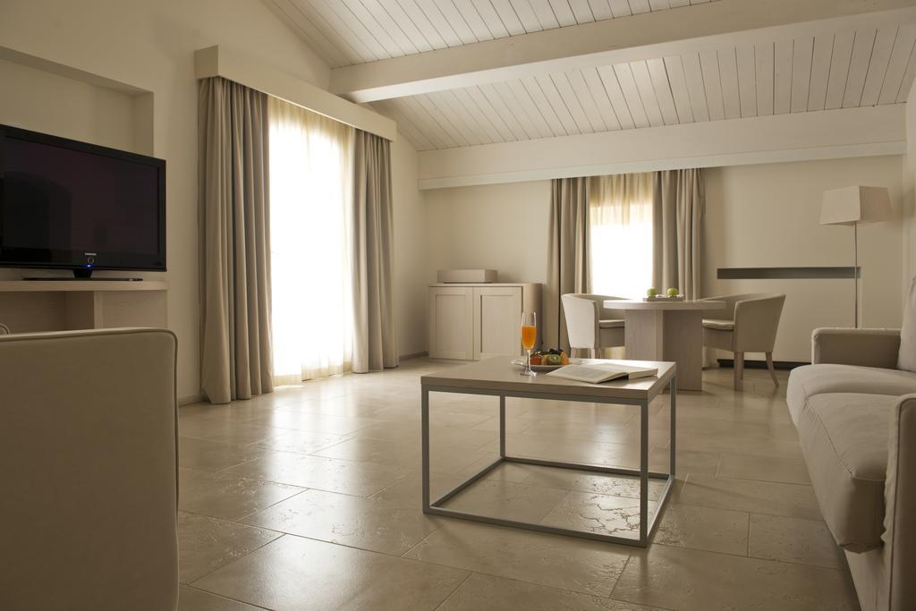 Suite with Terrace,1216472371:JPEG